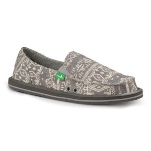 Sanuk Johanna Gray Slip-On Sz 6 NEW WITH TAGS